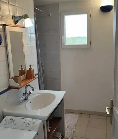 Apartament Dans Mas Camarguais *